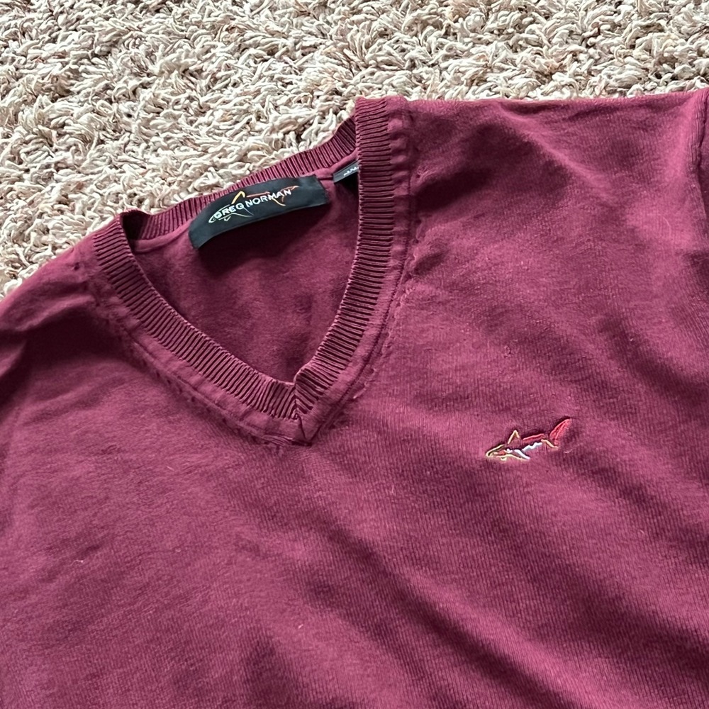 Greg Norman Mens V-Neck Sweater Burgundy Maroon Shark Logo Pullover Size Medium